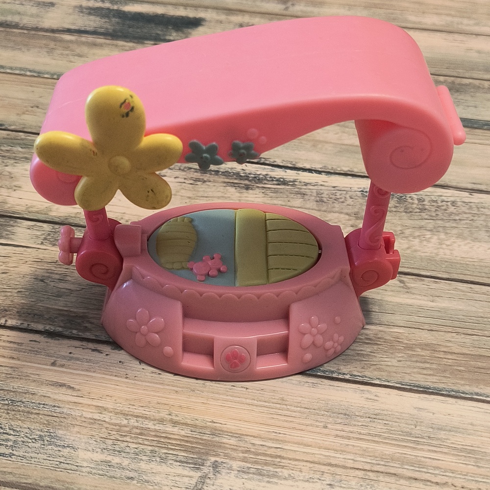 ✨ Littlest Pet Shop (LPS) Accessories Lot – Pet Bed, Carrier, Playset Pieces ✨ - Picture 10 of 10